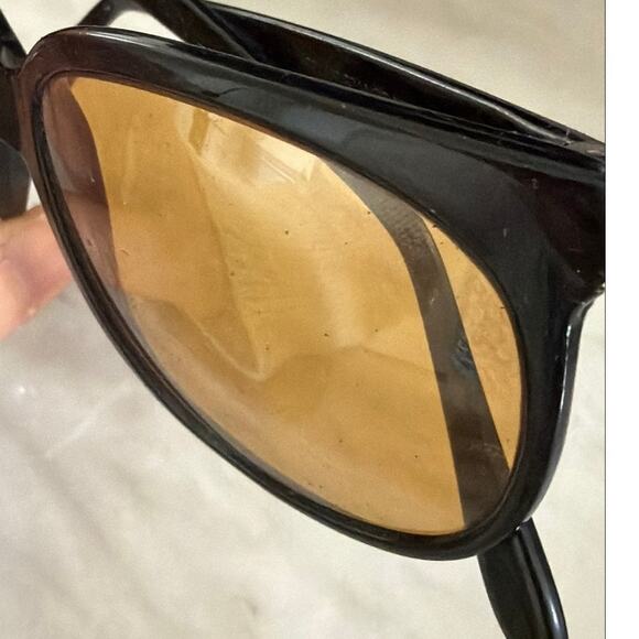 Vintage 1970s Ray Ban Cats 1000 Black & Yellow Lens Sunglasses main image 4